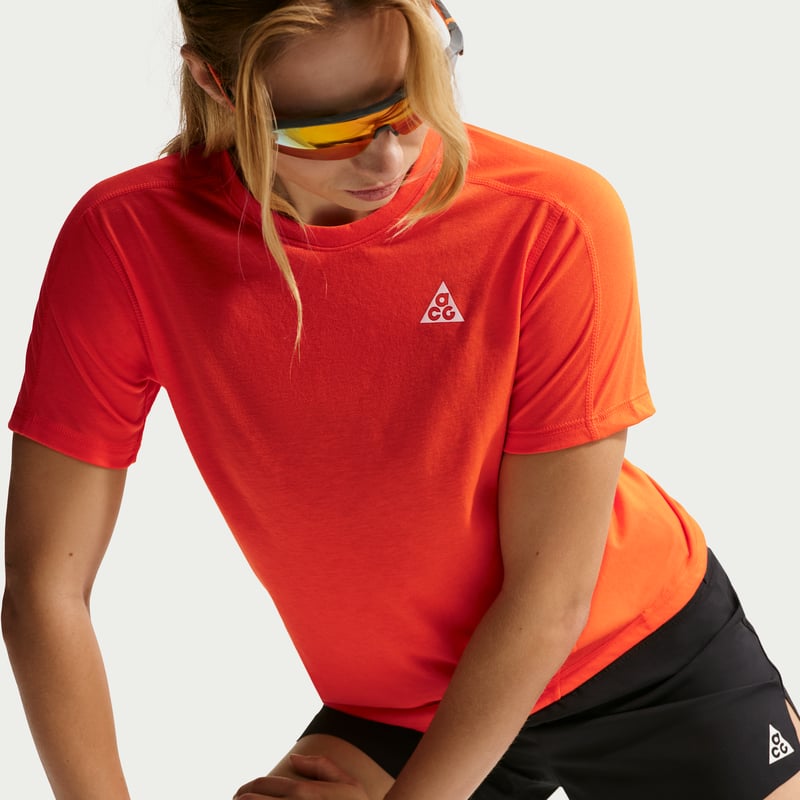 Nike ACG Dri-FIT Shirt "Safety Orange" | Women | Outdoor | 03 | SPORTSHOWROOM