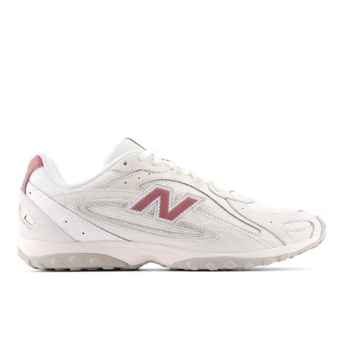 New Balance 204L sneakerit "Sea Salt & Red Rock" | Miehet & Naiset | Sportstyle | 00 | SPORTSHOWROOM