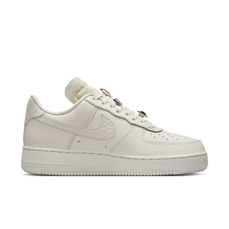 Nike Air Force 1 Low Premium DN5463-001 03