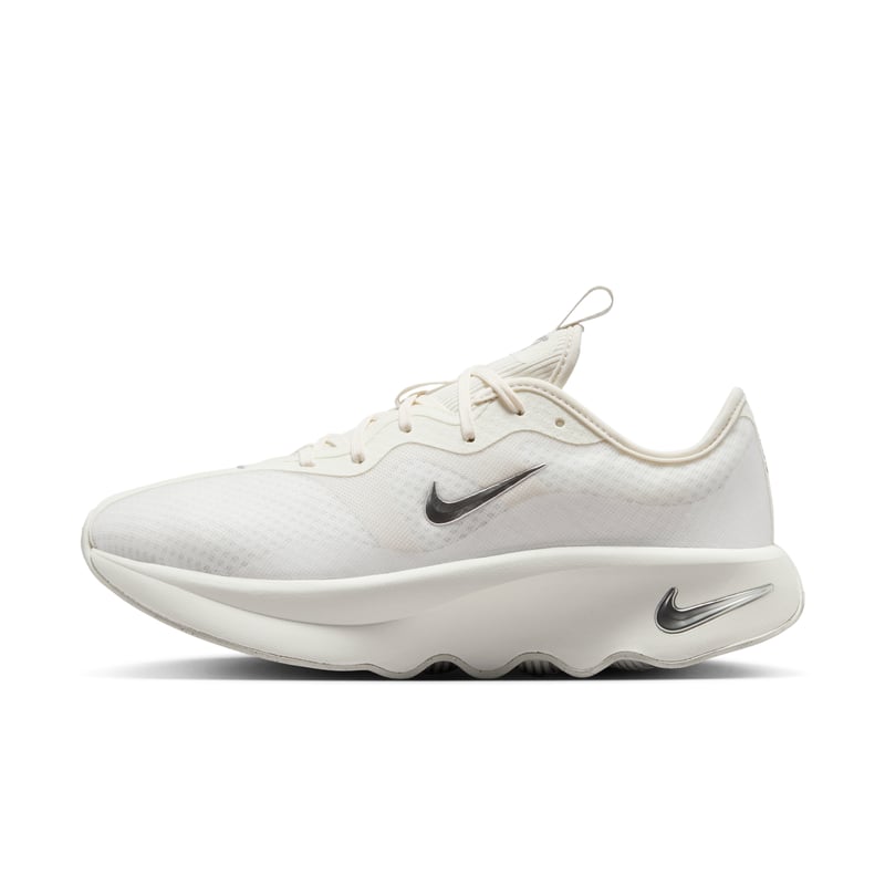 Nike Motiva 2 schoenen "Summit White & Phantom" | Dames | Wandelen | 01 | SPORTSHOWROOM