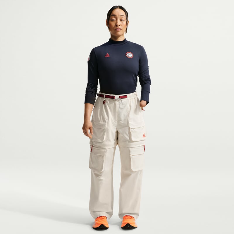 Nike ACG x United States Paralympic Team Dri-FIT ADV UV Topp "Obsidian & Chile Red" | Dame | | 04 | SPORTSHOWROOM