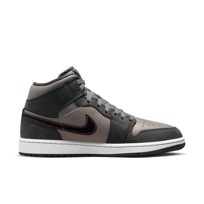 Jordan 1 Mid SE FQ8338-017 03