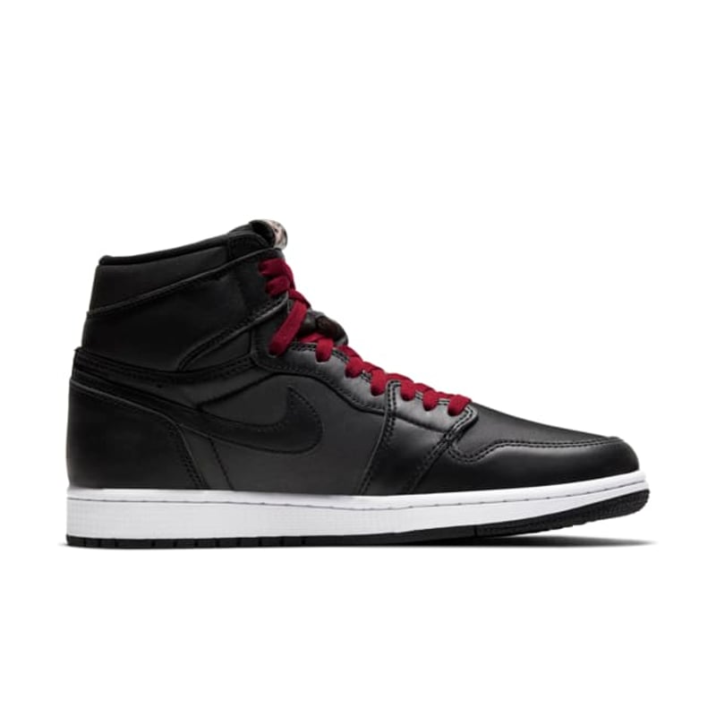 Jordan 1 Retro High OG 555088-060 03