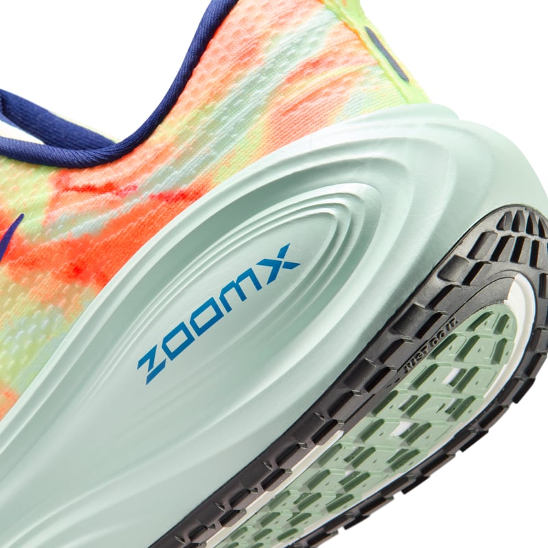 Nike Vomero Plus IQ0605-701 08