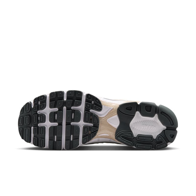 Nike Air Max Moto 2K IQ7592-104 02