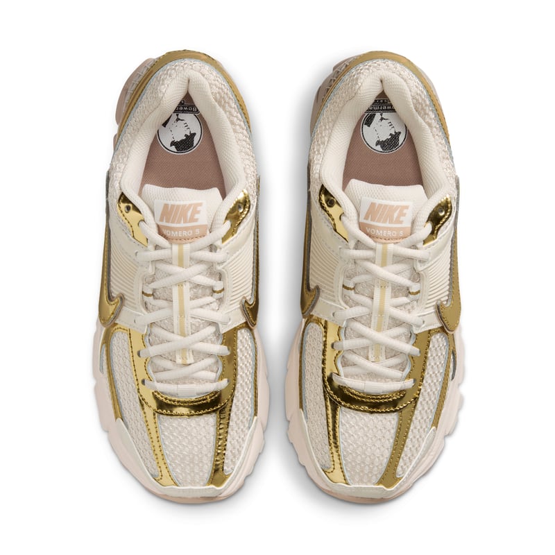 Nike Zoom Vomero 5 trainers "Light Orewood Brown & Metallic Gold" | Women | SportStyle | 03 | SPORTSHOWROOM