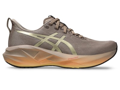 ASICS Novablast 5 Luxe 1012B815-020