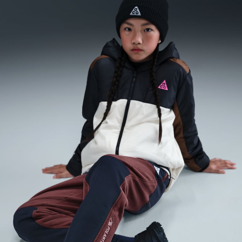 Nike ACG "Wolf Tree" Polartec Bukse "Red Sepia & Thunder Blue" | Barn | | 05 | SPORTSHOWROOM