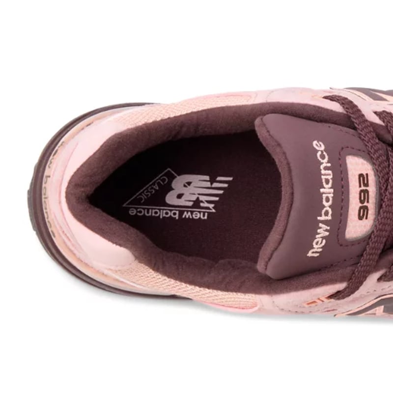 New Balance 992 Made in USA sneakerit "Pink Chalk & Cherry Leather" | Miehet & Naiset | Sportstyle | 03 | SPORTSHOWROOM