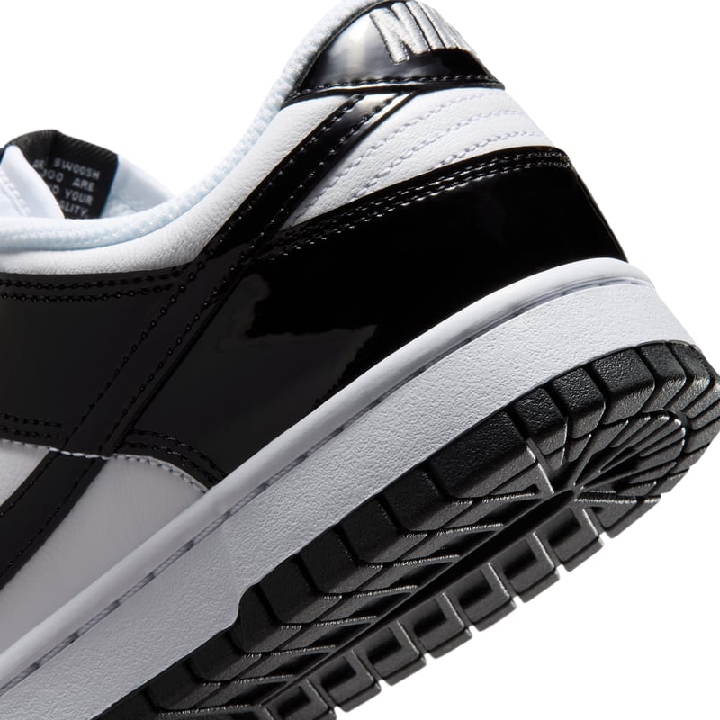 Nike Dunk Low SE ‘Patent’ sneakers "Panda" | Dame | Sportstyle | 08 | SPORTSHOWROOM
