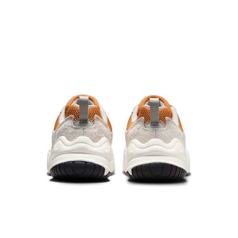 Nike Tech Hera DR9761-800 06