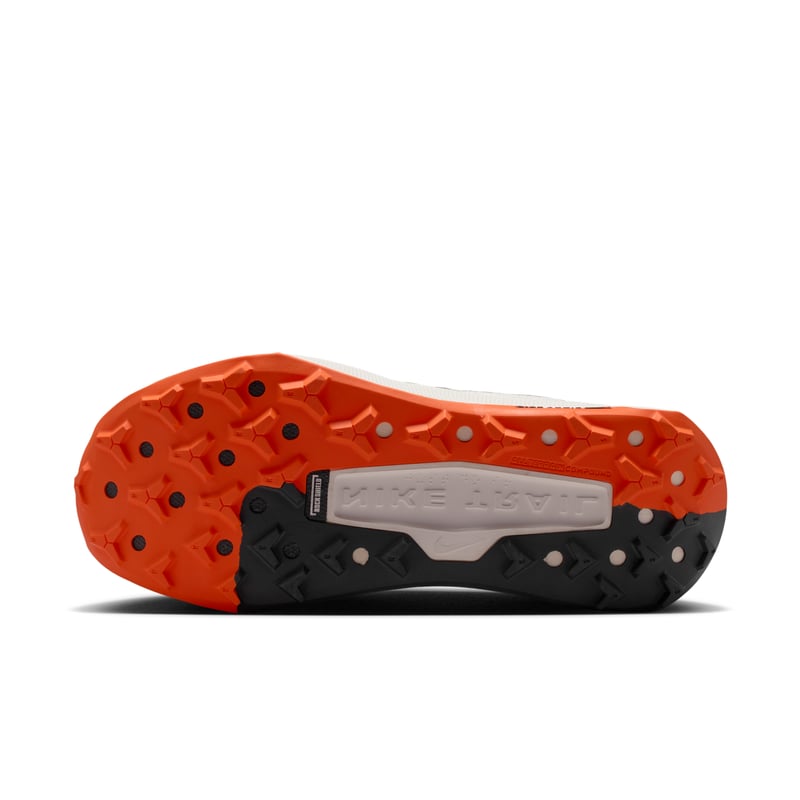 Nike Wildhorse 10 trail runners "Summit White & Safety Orange" | Men | Outdoor | 02 | SPORTSHOWROOM