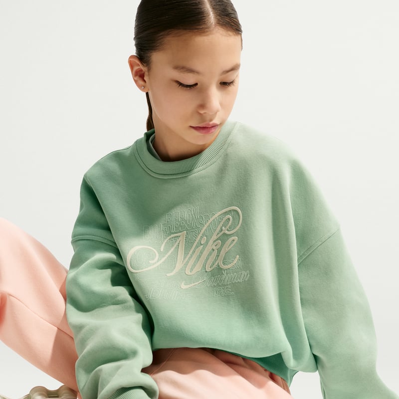 Nike Club Fleece Boxy Crew IF1727-006 03
