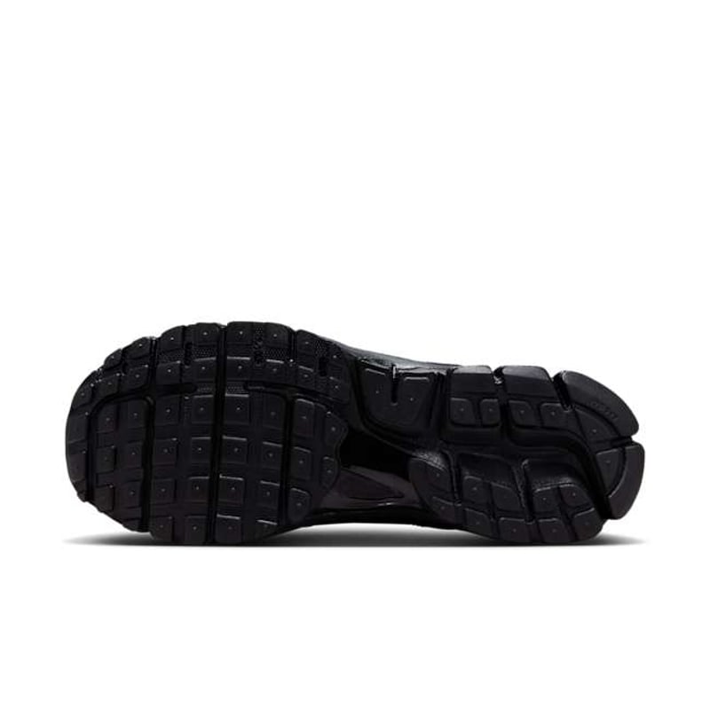 Nike Zoom Vomero 5 x Dover Street market FZ3313-001 02