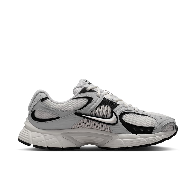 Sneakersy Nike V5 RNR "Sail & Black" | Kobiety | Sportstyle | 03 | SPORTSHOWROOM