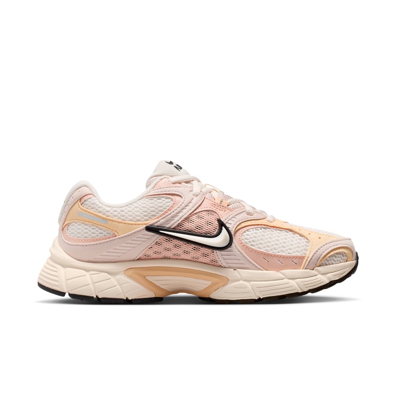 Sneakersy Nike V5 RNR "Chalk & Silt Red" | Kobiety | Sportstyle | 03 | SPORTSHOWROOM