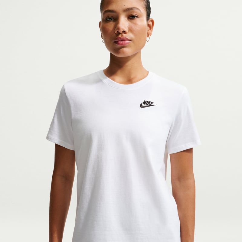 Nike Club Essentials DX7902-100 01