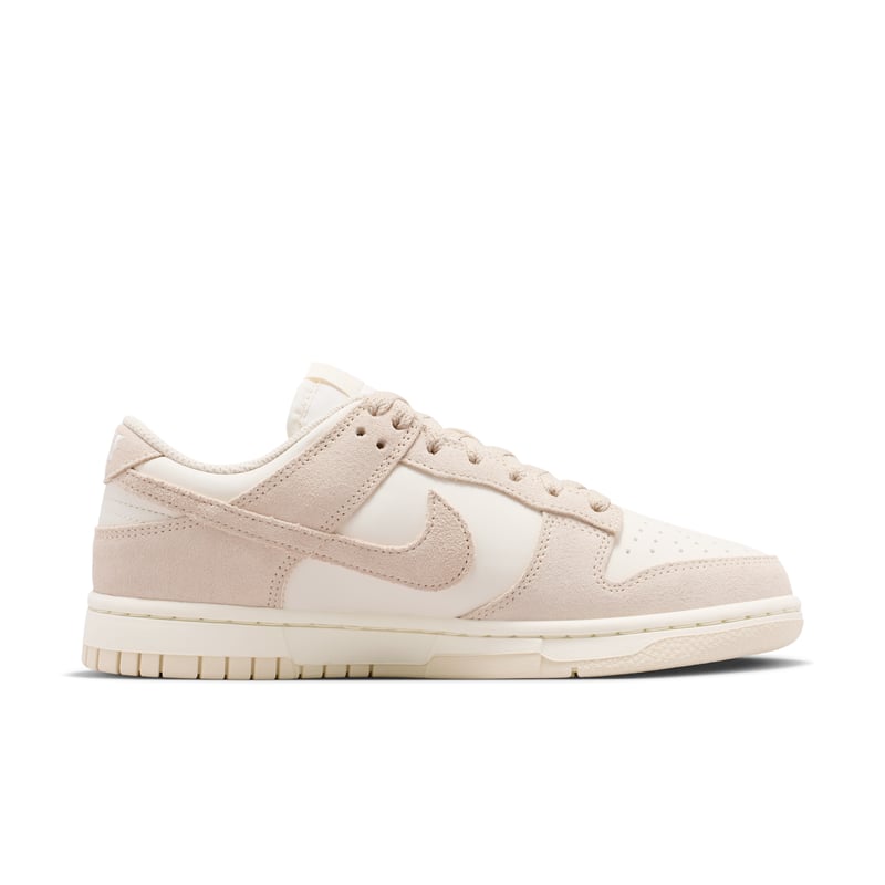 Nike Dunk Low Suede sneakers "Pearl White & Pale Ivory" | Dame | Sportstyle | 03 | SPORTSHOWROOM