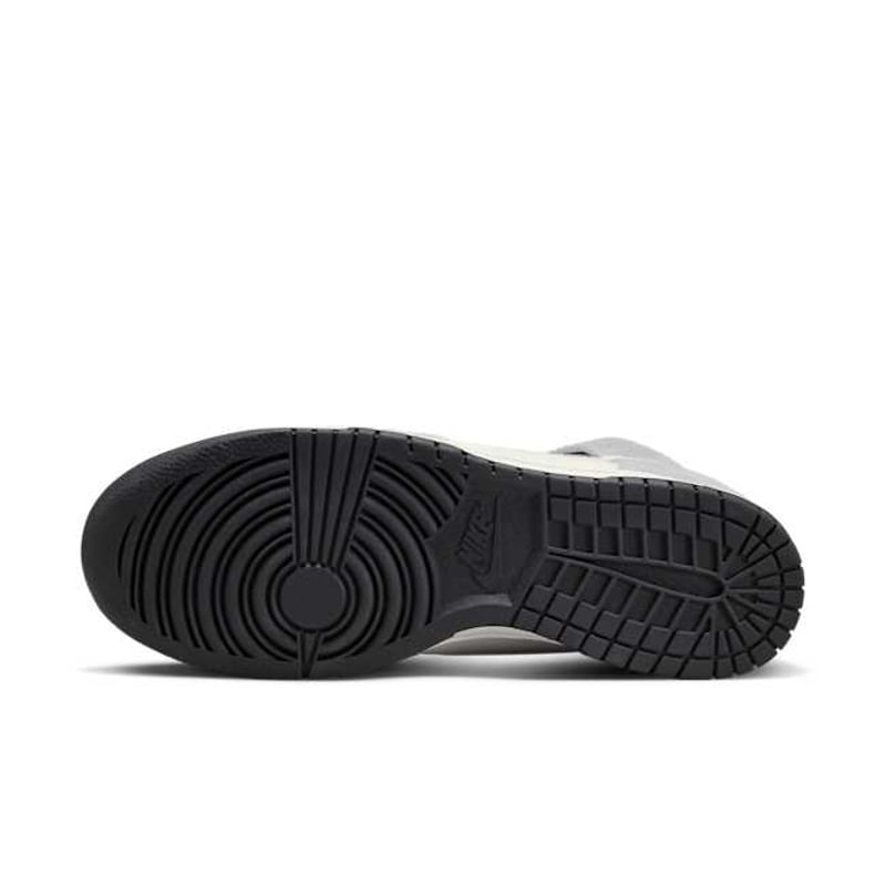 Nike Dunk High Retro DZ4515-100 02