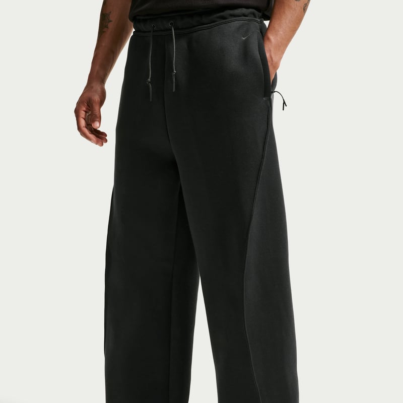 Nike Tech Fleece Loose-Fit HV6541-010 02
