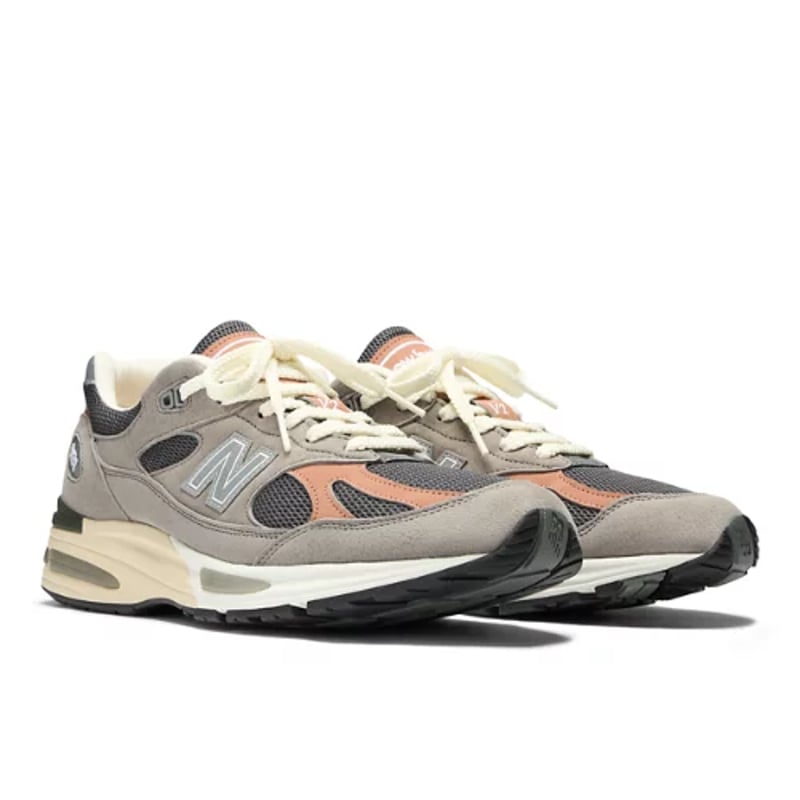New Balance 991v2 Made in UK sneakerit "Elephant Skin & Cork" | Miehet & Naiset | Sportstyle | 02 | SPORTSHOWROOM