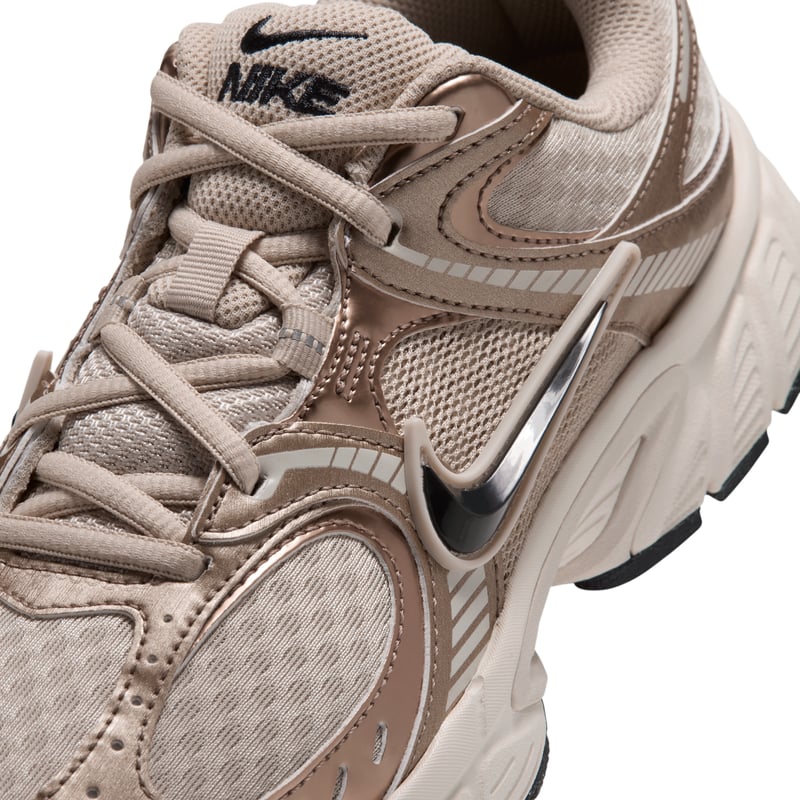Sneakersy Nike V5 RNR Premium "Sand Drift & Blur" | Kobiety | Sportstyle | 07 | SPORTSHOWROOM