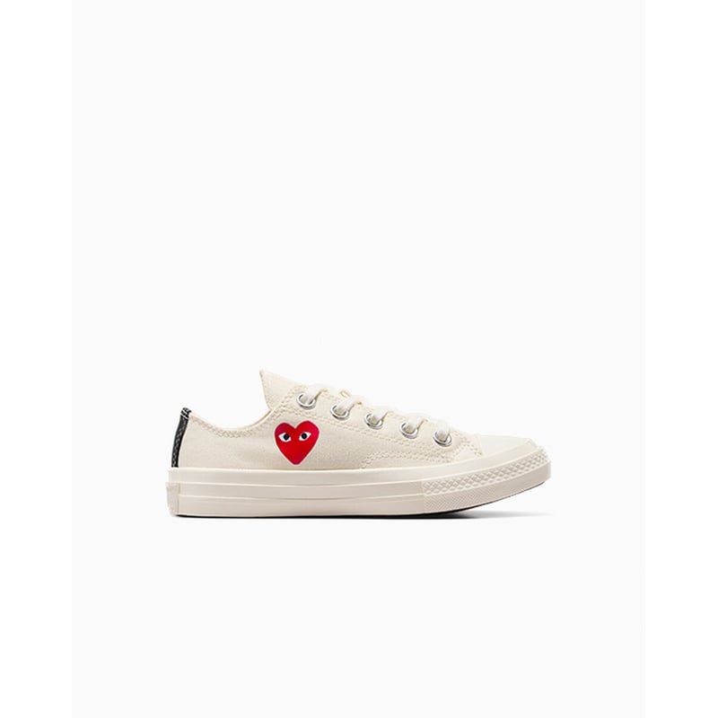 Converse Chuck 70 Low x Comme des Garçons PLAY ‘Single Heart’ A08807C 01