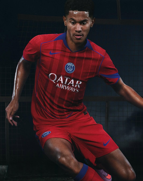 Nike Paris Saint-Germain 2025/26 Match Third Dri-FIT ADV Total 90