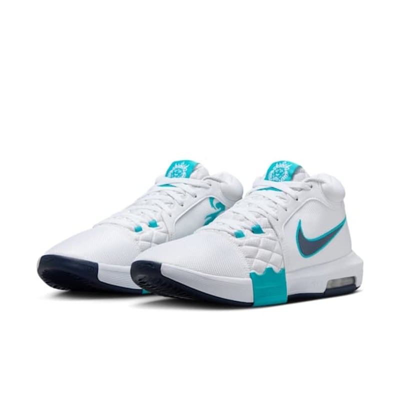 Nike LeBron Witness 8 HQ2139-101 05