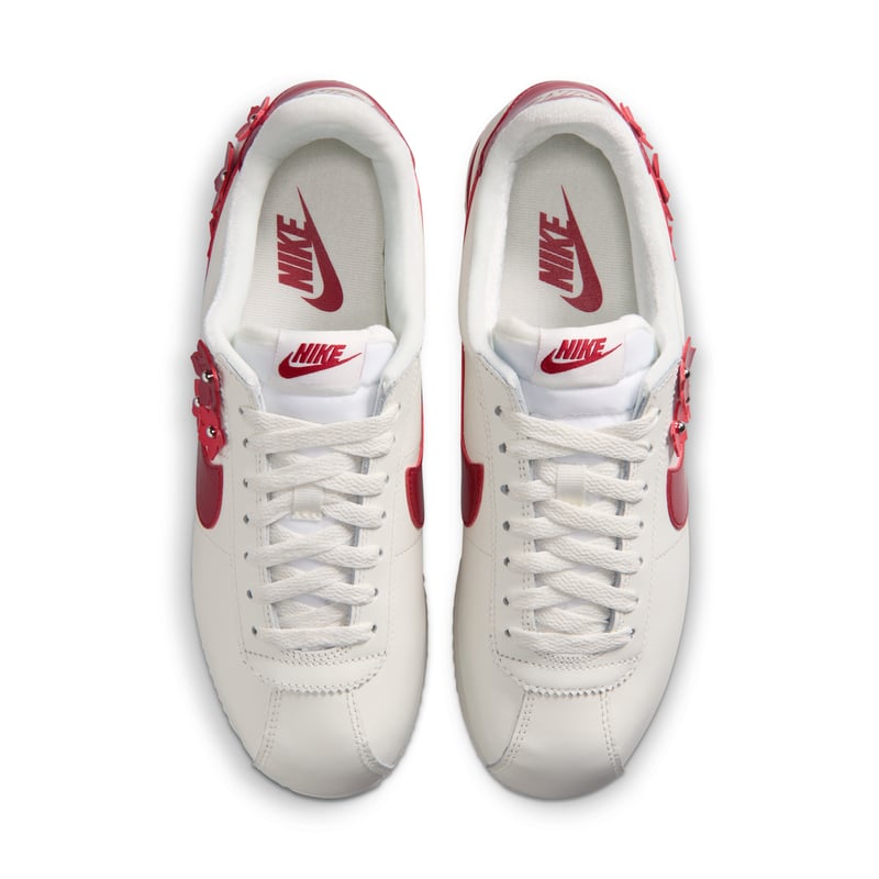 Superge Nike Cortez Leather 'Florette' "Sail & University Red" | Ženske | Sportstyle | 04 | SPORTSHOWROOM