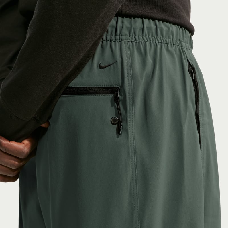 Spodnie Nike Tech Helios Dri-FIT "Camo Green" | Mezczyzni | | 02 | SPORTSHOWROOM