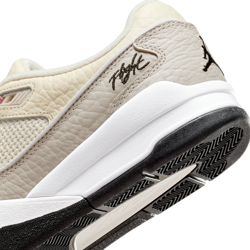 Jordan Flight Court IH4105-113 08