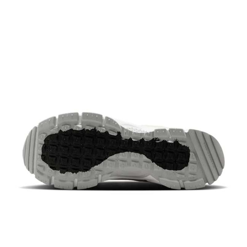 Nike Zoom Vomero Roam HJ4646-100 02