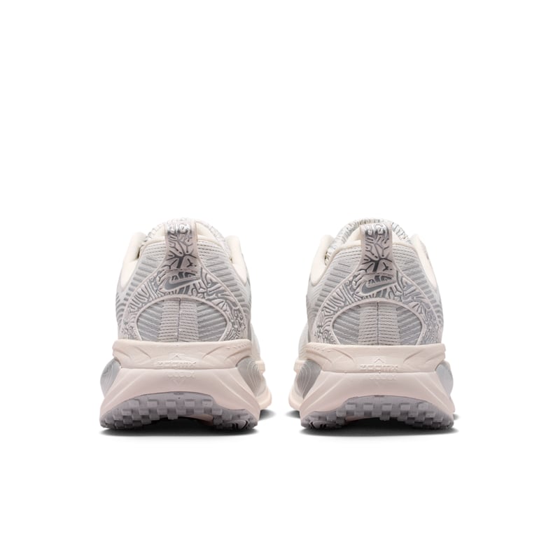Bežecká obuv Nike Vomero 18 SE "Phantom & Grey Fog" | Ženy | Beh | 05 | SPORTSHOWROOM