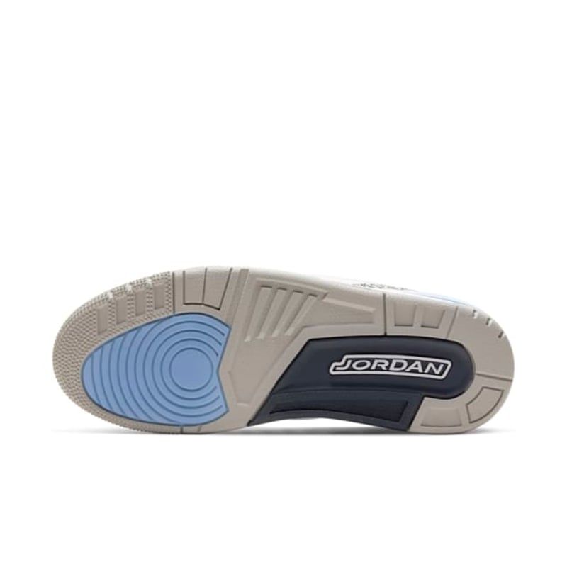 Jordan 3 Retro CT8532-104 02