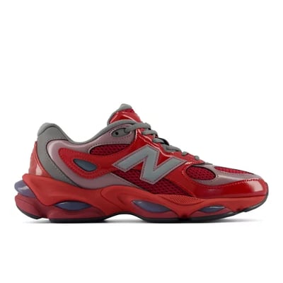 New Balance 983 sneakerit "Shadow Red" | Miehet & Naiset | Sportstyle | 01 | SPORTSHOWROOM