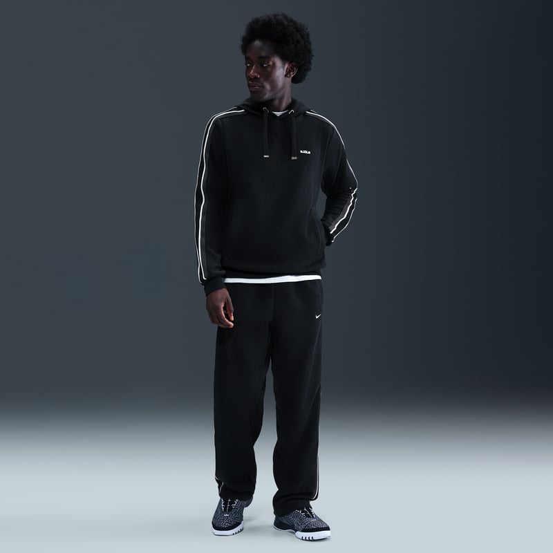 Nike LeBron Standard Issue Therma-FIT Pullover Huvtroja "Black & Sail" | Män | Basket | 04 | SPORTSHOWROOM