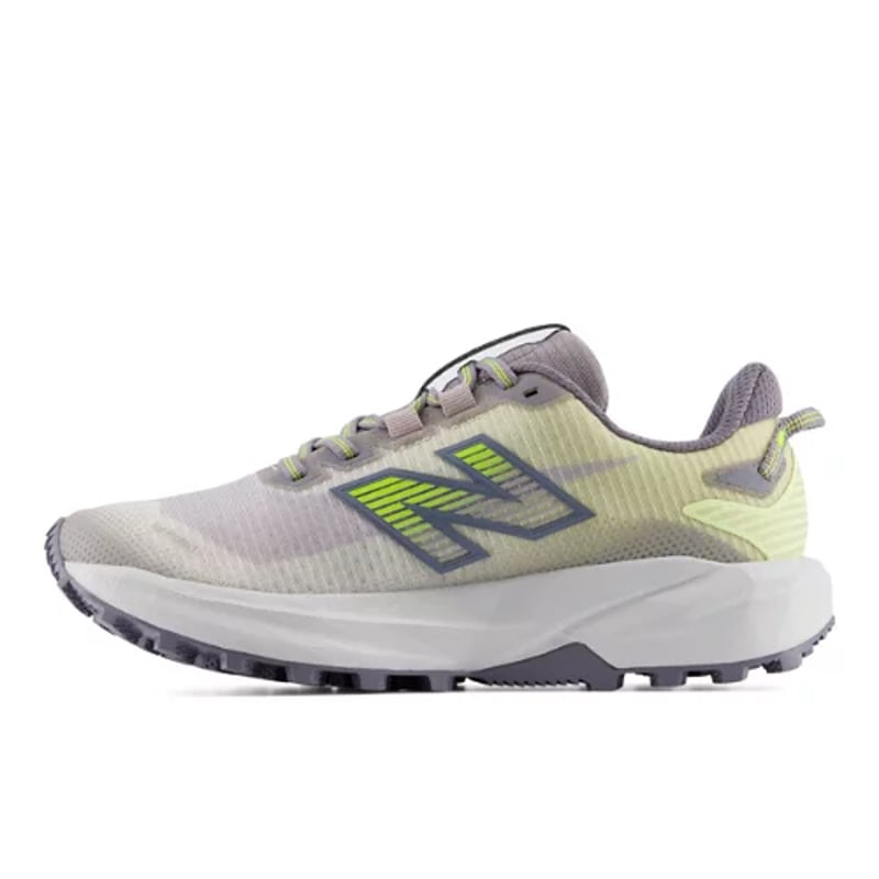 Tekaški copati New Balance FuelCell Rebel Trail "Grey Matter & Fennel Seed" | Ženske | Tek | 01 | SPORTSHOWROOM