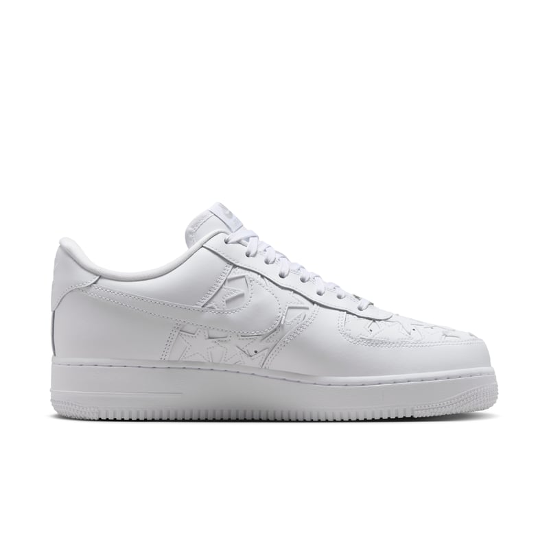 Tenisky Nike Air Force 1 '07 Edge ‘Stars’ "Triple White" | Muži | Sportstyle | 02 | SPORTSHOWROOM