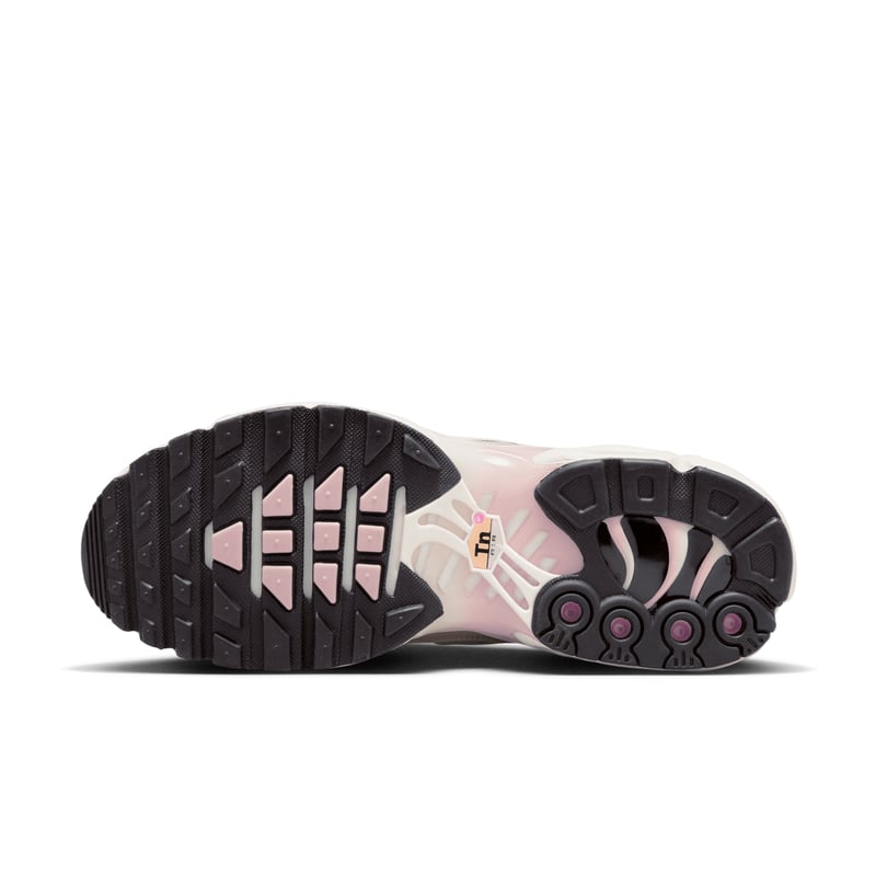 Nike Air Max Plus DZ3671-102 02