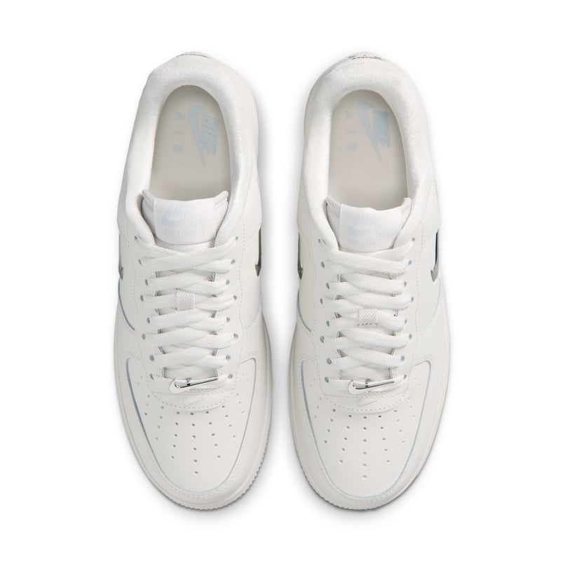 Nike Air Force 1 '07 Sneaker "Chrome Swoosh" | Damen | Sportstyle | 04 | SPORTSHOWROOM