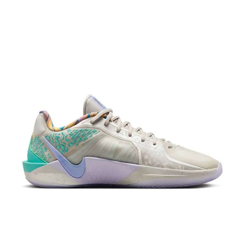 Nike Sabrina 2 EP x Titan HQ1846-001 03