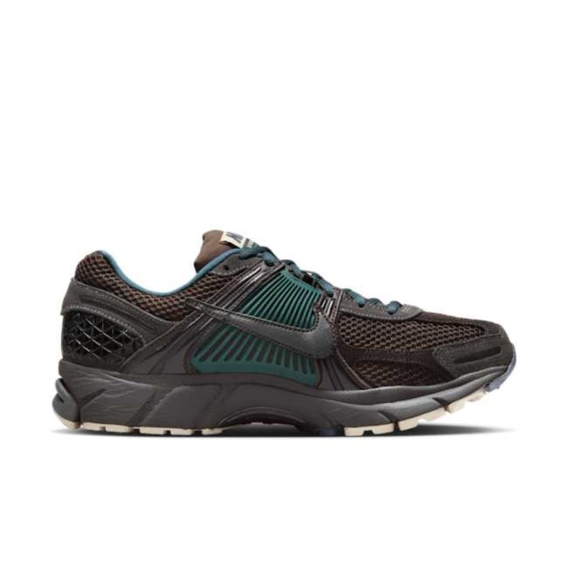 Nike Zoom Vomero 5 FQ8174-237 03