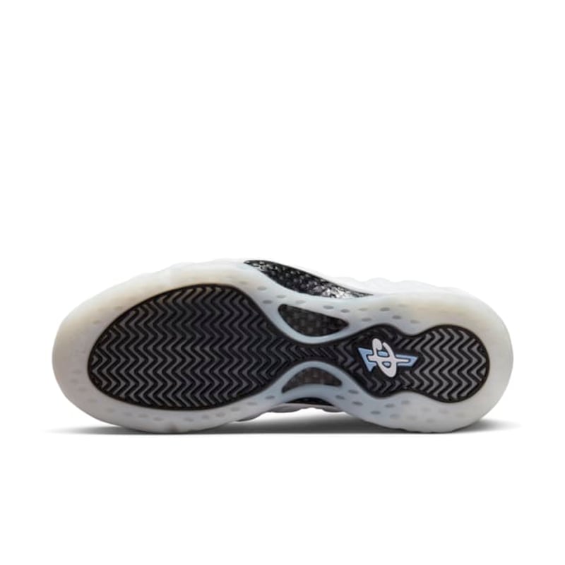 Nike Air Foamposite One DV0815-100 02