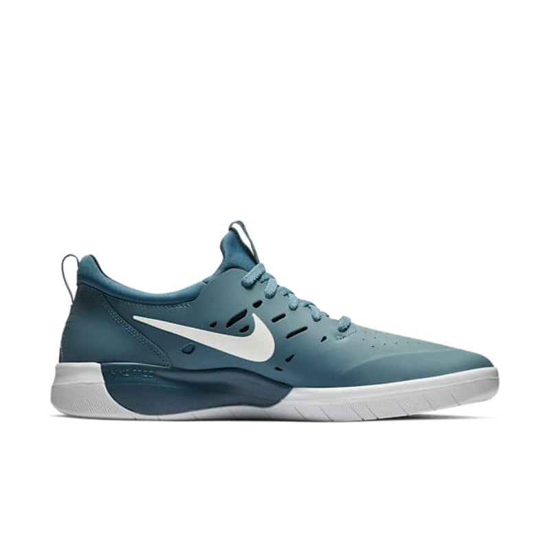 Nike SB Nyjah Free AA4272-400 03