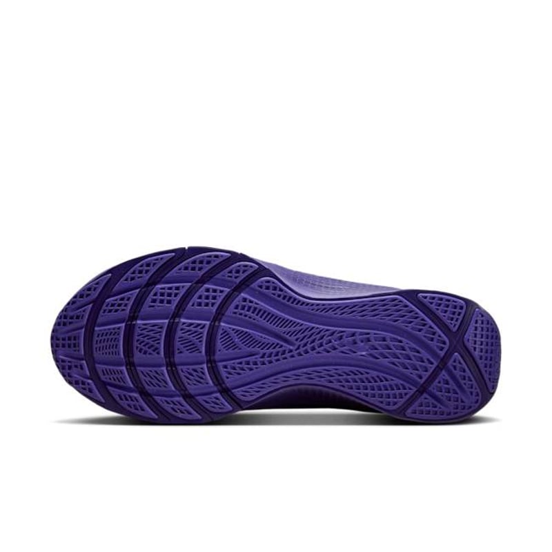 Nike LeBron TR1 FJ6151-500 02