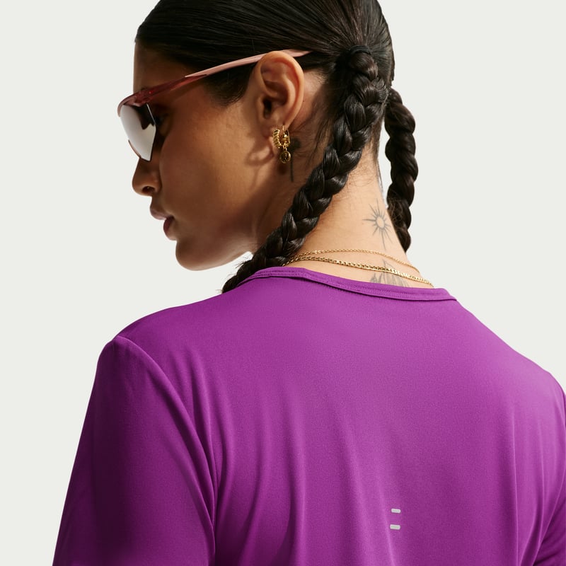 Maillot Nike Tempo Dri-FIT "Bold Berry" | Femme | Course à pied | 02 | SPORTSHOWROOM