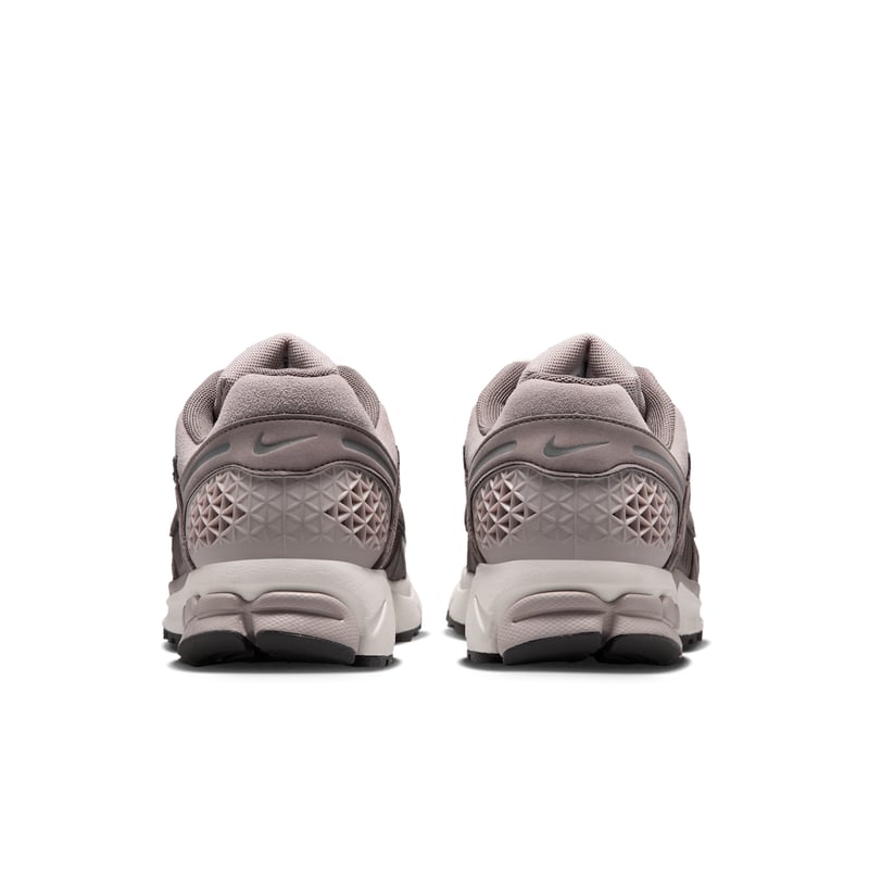 Nike Zoom Vomero 5 SE trainers "College Grey & Cave Stone" | Men | SportStyle | 05 | SPORTSHOWROOM