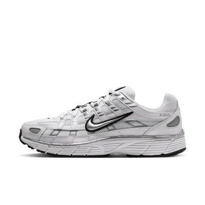 Sapatilhas Nike P-6000 "White & Metallic Silver" | Homem | Estilo desportivo | 01 | SPORTSHOWROOM