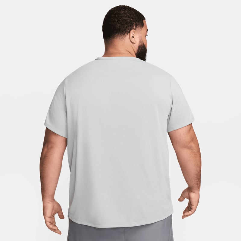 Majica Nike Miler Dri-FIT "Grey Fog & Particle Grey" | Moški | Tek | 08 | SPORTSHOWROOM